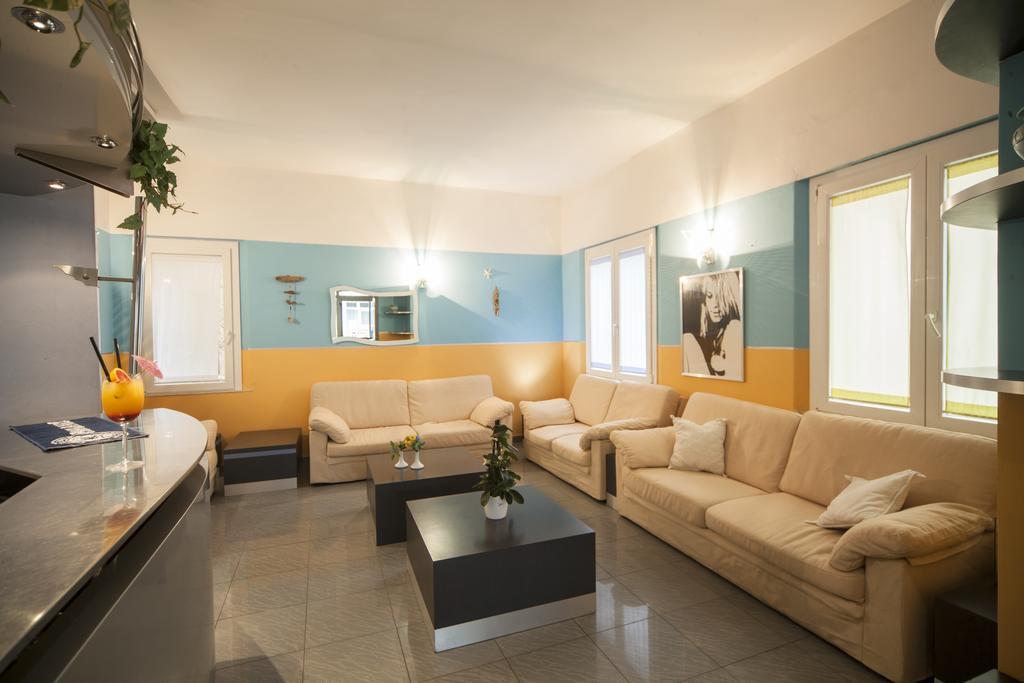 Hotel Adria Mare Rimini Exteriör bild
