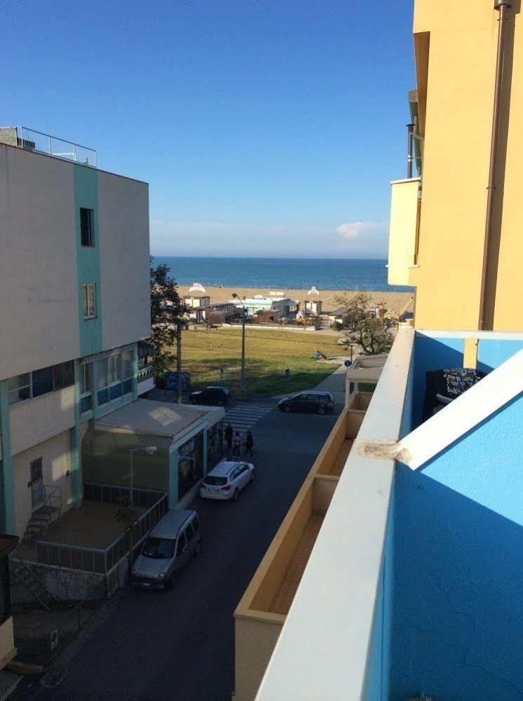 Hotel Adria Mare Rimini Exteriör bild