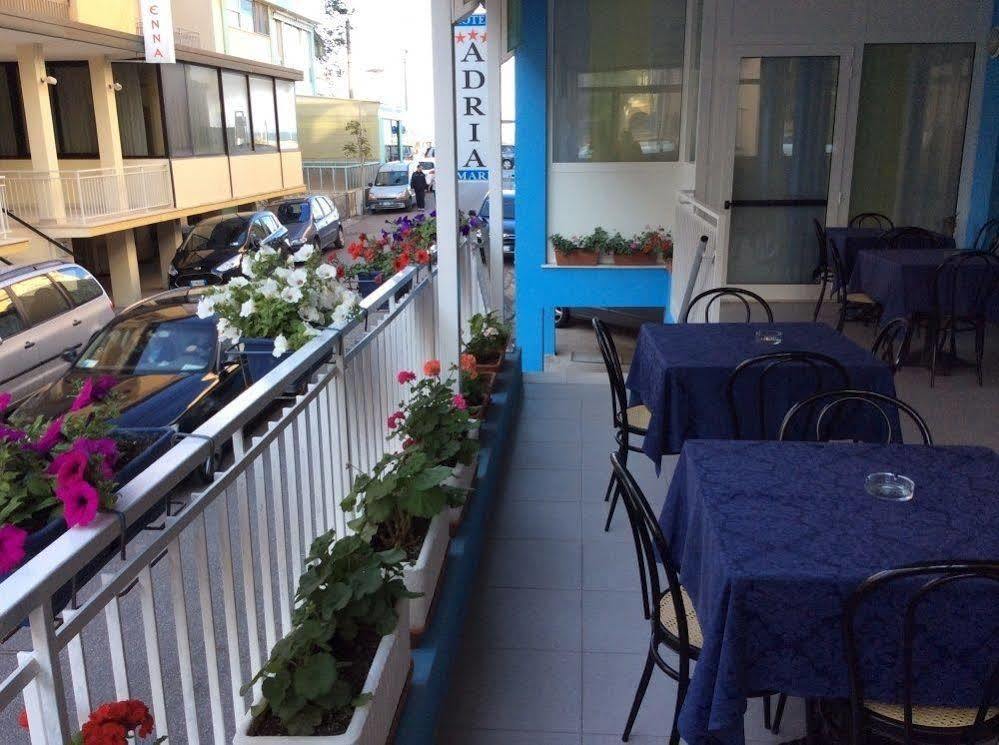 Hotel Adria Mare Rimini Exteriör bild